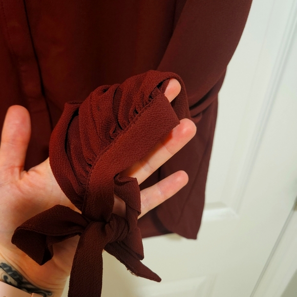 Abercrombie & Fitch Burgundy Tie Sleeve Button Blouse Top - Picture 5 of 7